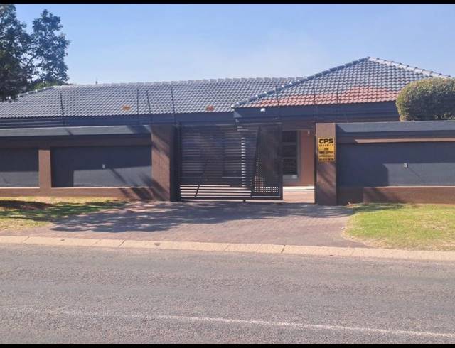 4 BEDROOM HOUSE FOR SALE IN BRACKENHURST